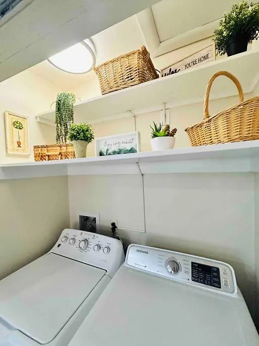 Vintage Family Scape + Heated Pool&Discount Villa Tampa Holiday home