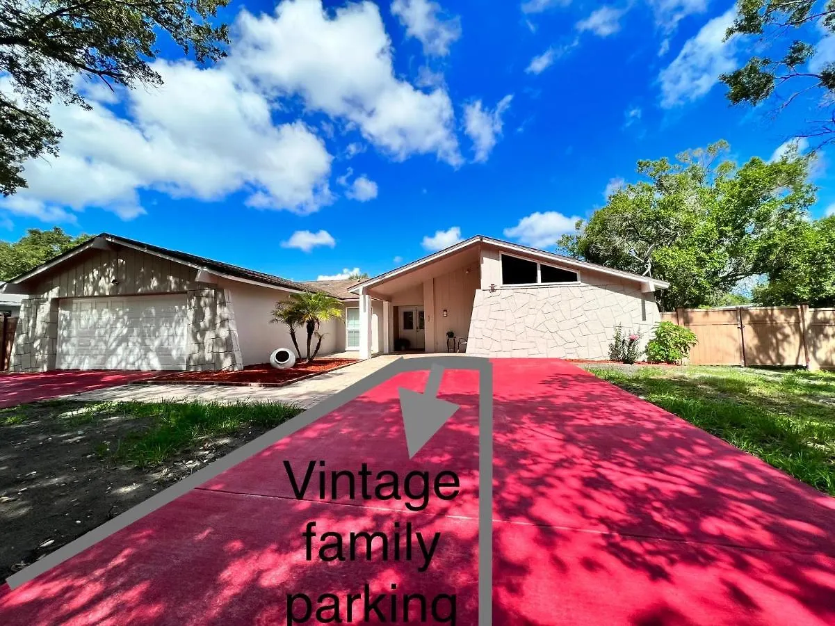 Holiday home Vintage Family Scape + Heated Pool&Discount Villa Tampa